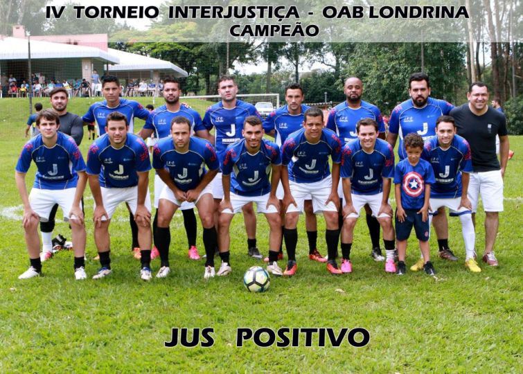 Equipe Jus Positivo foi a campeã da quarta edição da competição - Foto: Divulgação