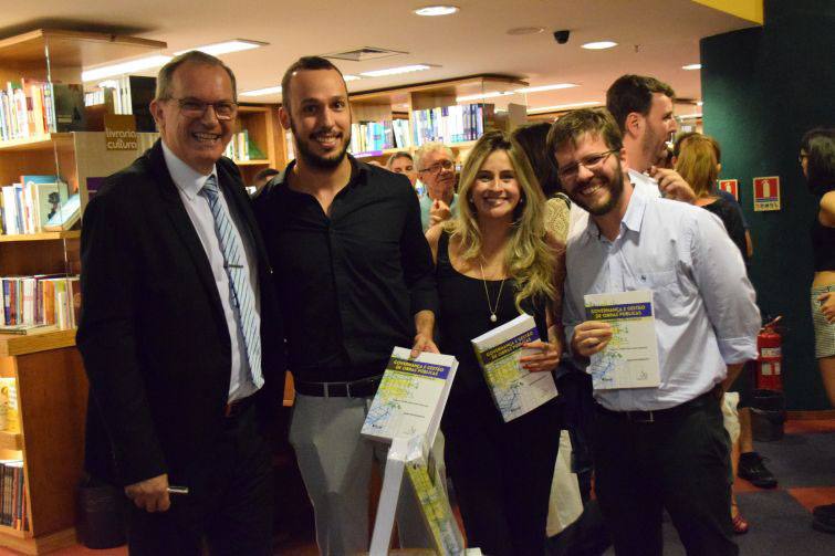 Além de bom público, diversos colegas de profissão prestigiaram o lançamento - Foto: Divulgação