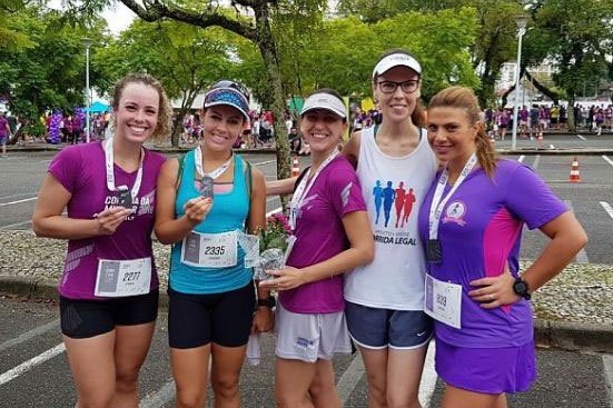 Lidienne Avelleda, de blusa azul, conquistou terceiro lugar - Foto: Divulgação