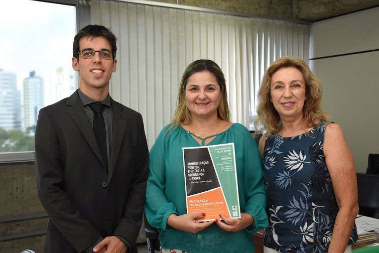 Procuradora-geral de Curitiba recebe os diretores da APMC - Foto: Bebel Ritzmann/Divulgação