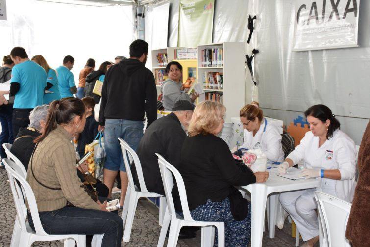 Espaço Saúde e Bem-estar da CAA/PR ofereceu exames à população - Foto: Zinho Gomes | CAA/PR