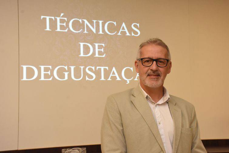 O sommelier André Porto explicou as técnicas de harmonização - Foto: Bebel Ritzmann